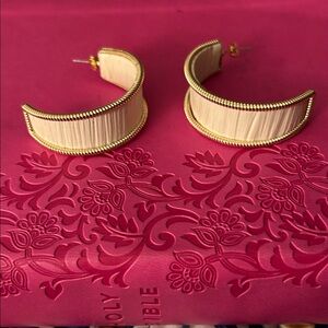 Chic Gold and Cream Textured Earrings